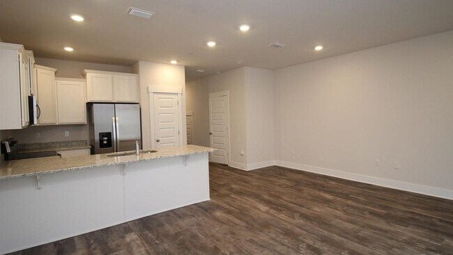 Foto del edificio - 1635 Iroquois Ct