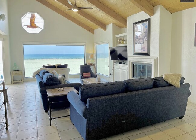 Building Photo - 4025 Ocean Dr