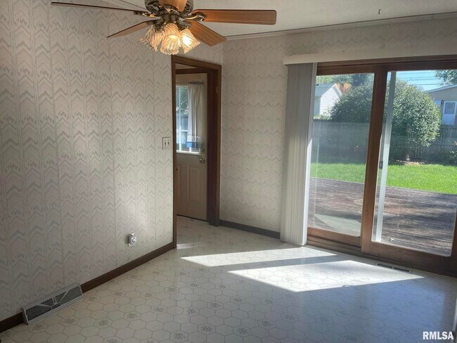 Foto del edificio - 4625 Candlelight Dr