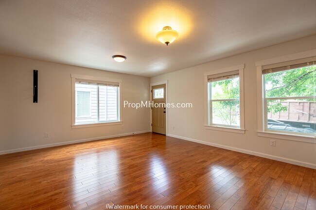 Foto del edificio - 7718 SE Washington St