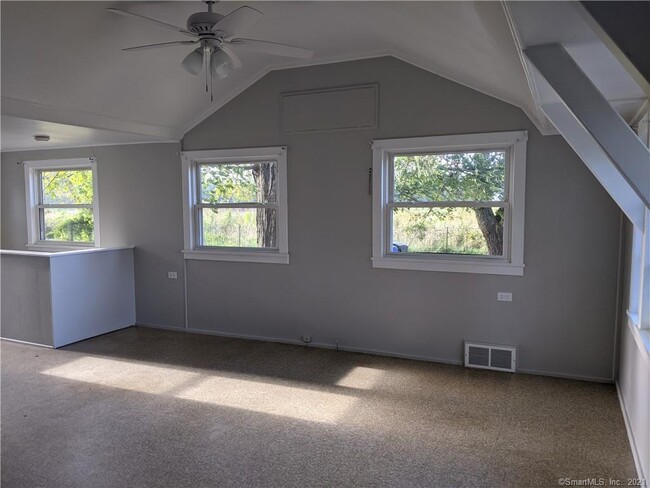 Building Photo - 112 Broad Brook Rd