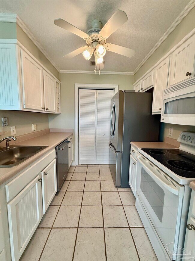 Foto del edificio - 200 Pensacola Beach Rd