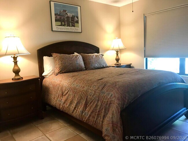 Foto del edificio - 2551 Bedford Mews Dr