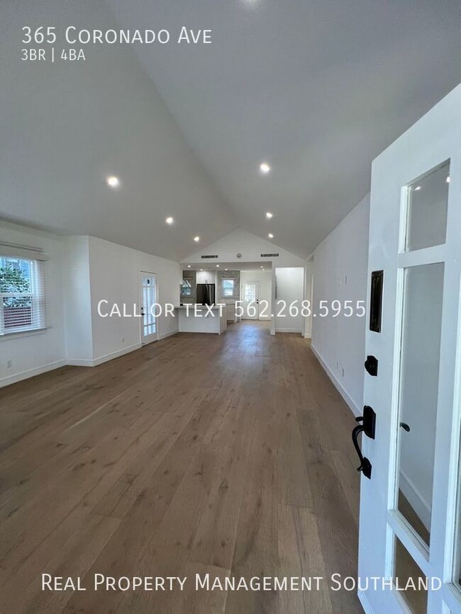 Building Photo - Stunning, Highly Upgraded Front Home for R...