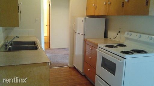 Building Photo - 1500 12th Ave