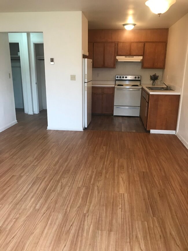 Building Photo - 2441 Old Knoxville Pike