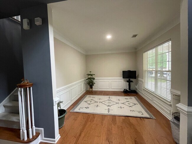 Foto del edificio - 9709 Glenburn Ln