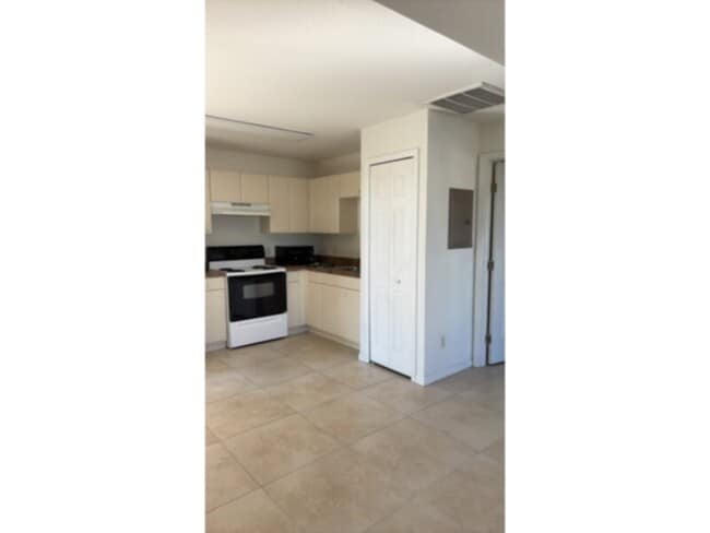 Building Photo - Coming Soon! 1 Bedroom-1 Bath