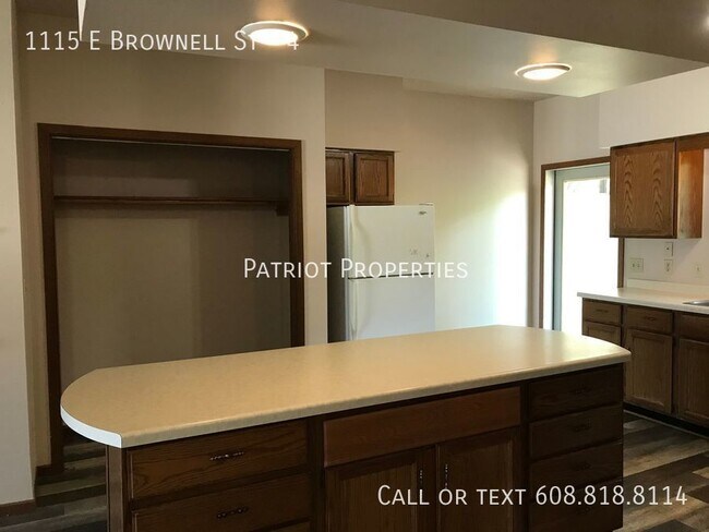 Foto del edificio - 2 bedroom/ 1 bath apartment in Tomah, WI