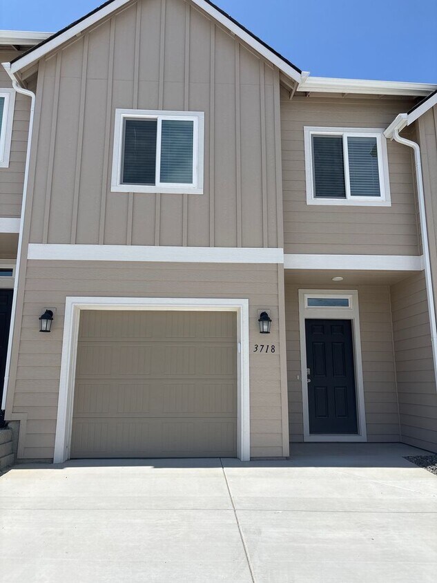 Primary Photo - Brand New Townhome!