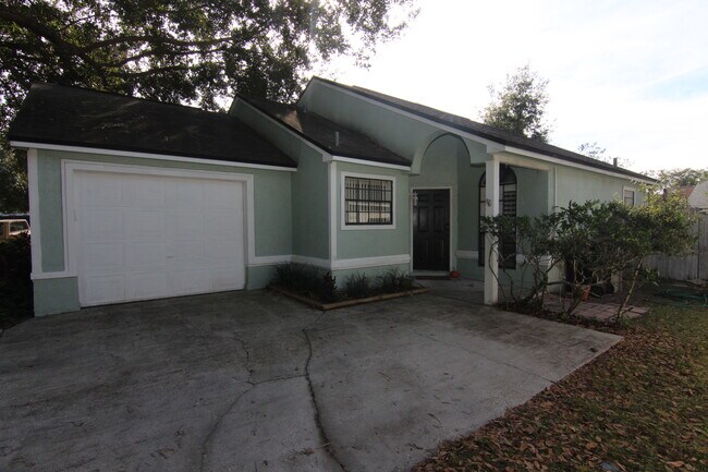 Foto del edificio - 1976 Sheeler Oaks Dr