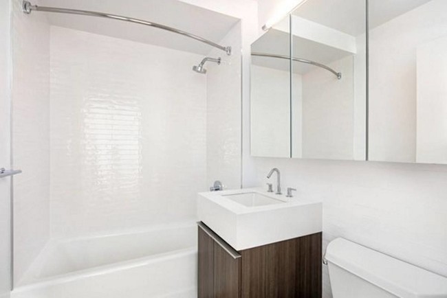 Foto del edificio - 221-151 E 44th St