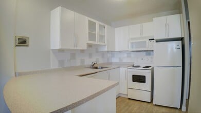 Building Photo - 11147 Whyte Ave NW