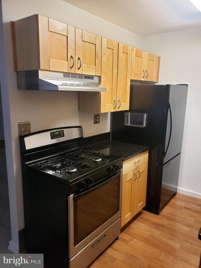 Foto del edificio - 2325 42nd St NW