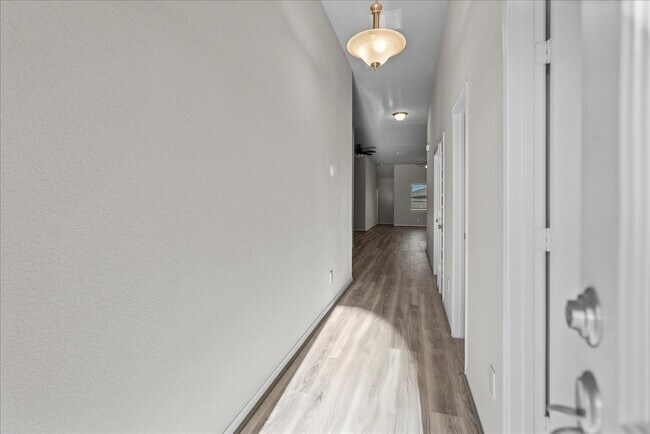 Building Photo - 503 Thunder Cloud Dr