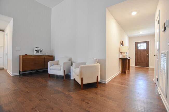 Foto del edificio - Pet Friendly Three Bedroom!