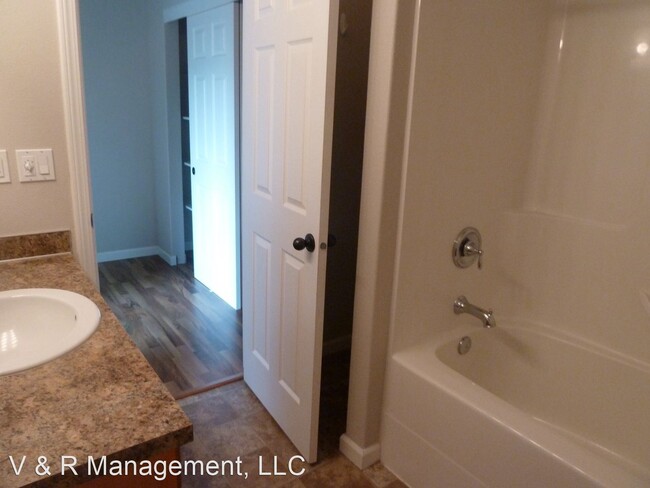 Foto del edificio - 3 br, 2 bath House - 9531 70th Pl