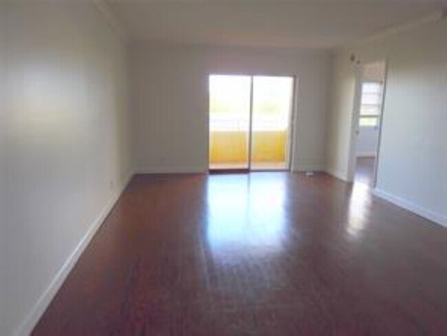 Foto del edificio - 900 NE 18th Ave