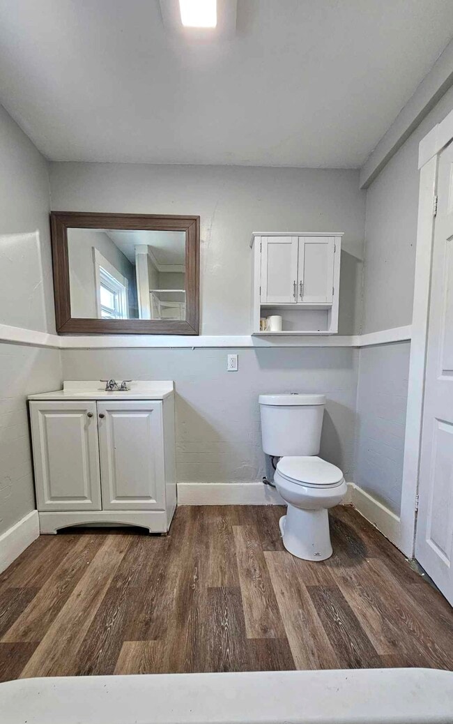 large, bright remodeled bathroom - 1014 Valley St