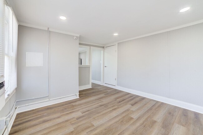 Foto del edificio - 702 S Trenton Ave