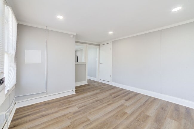 Building Photo - 702 S Trenton Ave