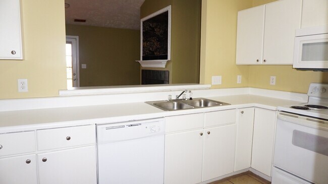 Foto del edificio - 363-11 Bubble Creek ~ Kings Grant Condos