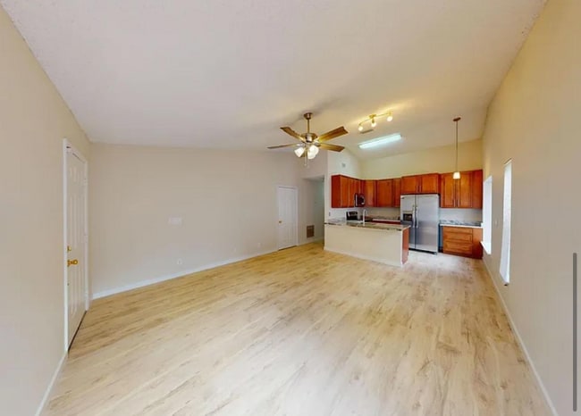 Foto del edificio - 86 Pheasant Run Blvd