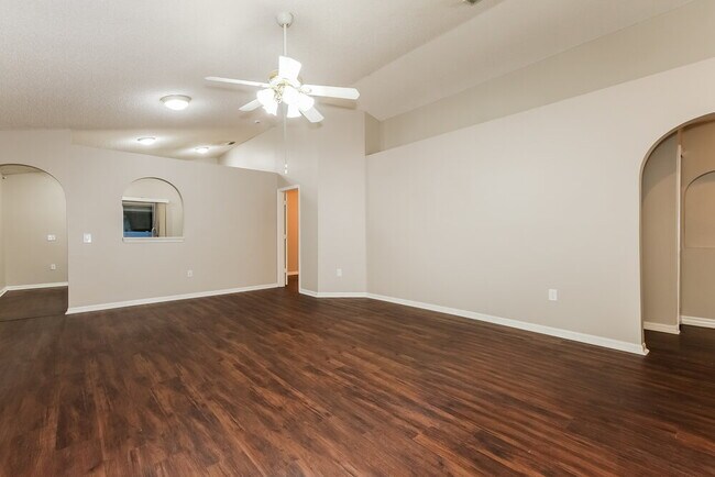 Building Photo - 30542 Double Dr