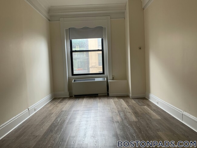 Building Photo - 62 Boylston St