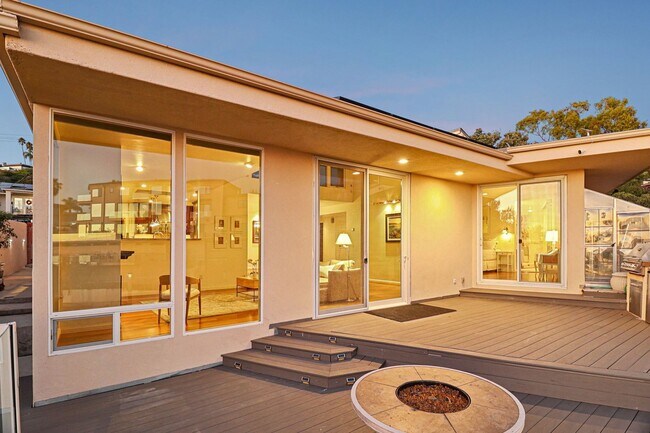 Foto del edificio - La Jolla Home with Ocean Views! Solar and AC