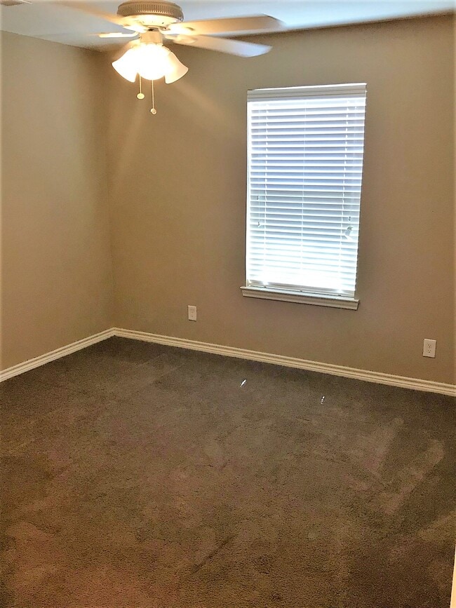 4283 Castlegate Dr Unit 4283, Paris, TX 75462 Apartments in Paris, TX