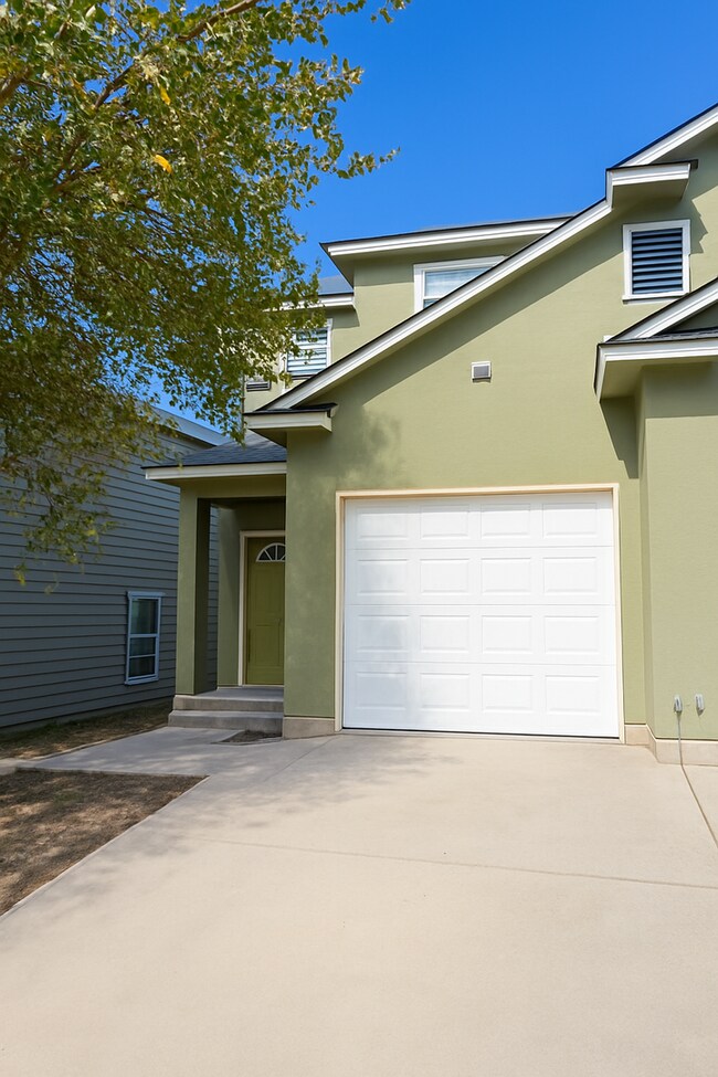 Foto del edificio - Beautiful Town Home in the Heart of San An...