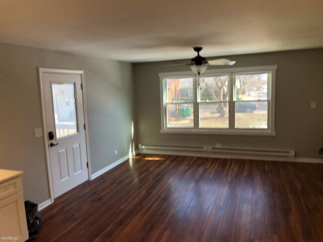 Building Photo - 3 br, 2 bath Apartment - 424 N Main St Apt 3