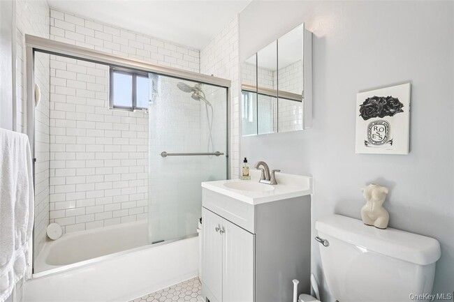 Building Photo - 5 Brevoort Dr