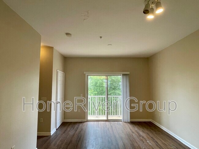 Foto del edificio - 6047 Gibson Ave