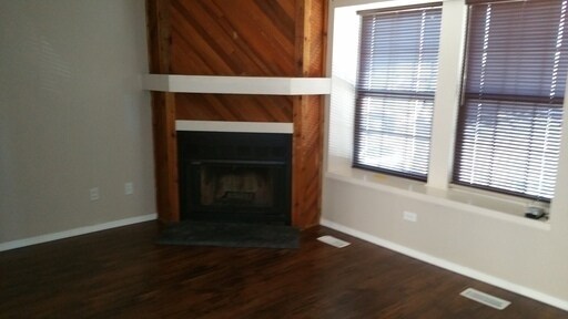 Foto del edificio - Charming 2 BR/2BA Townhome in Prime Rockri...