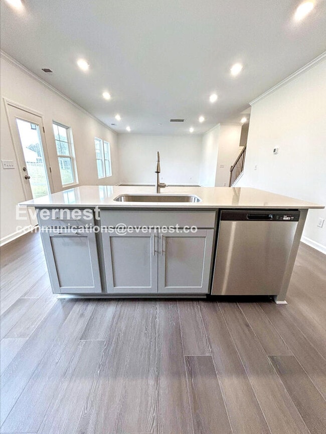 Building Photo - 612 Roy Adams Rd