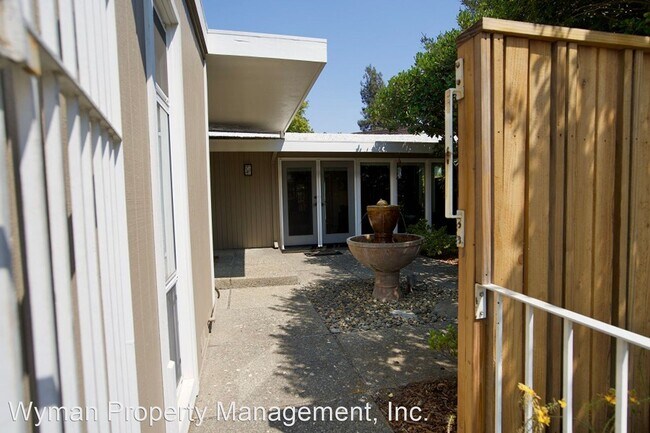 Building Photo - 4 br, 2 bath House - 660 Webber Street