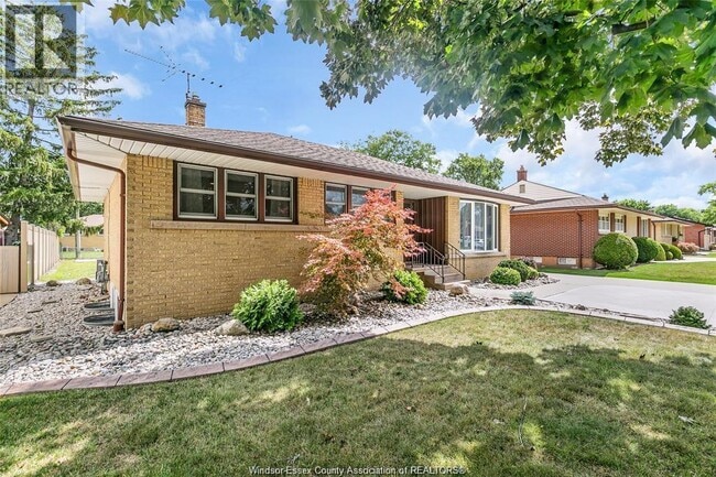 Building Photo - 4132 Mt Royal Dr