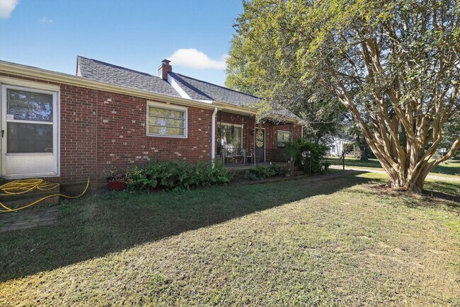 Building Photo - 3525 E Ridge Rd