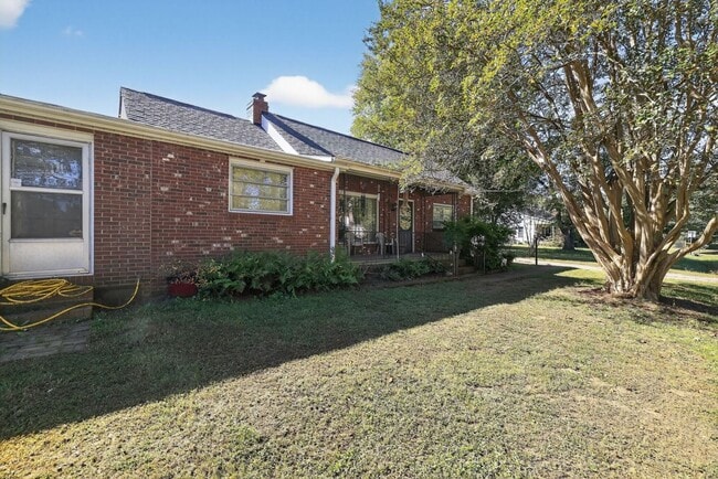 Building Photo - Charming 3BR House in Salisbury