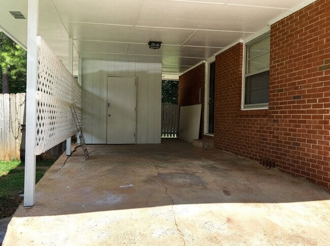 Building Photo - 4102 Maxwell Dr NW