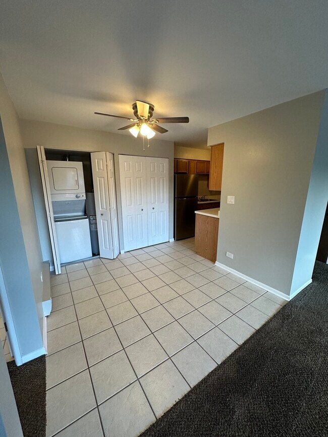 Foto del edificio - 5728 W 128th St