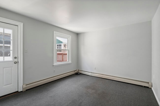 Building Photo - 204 W Gay St