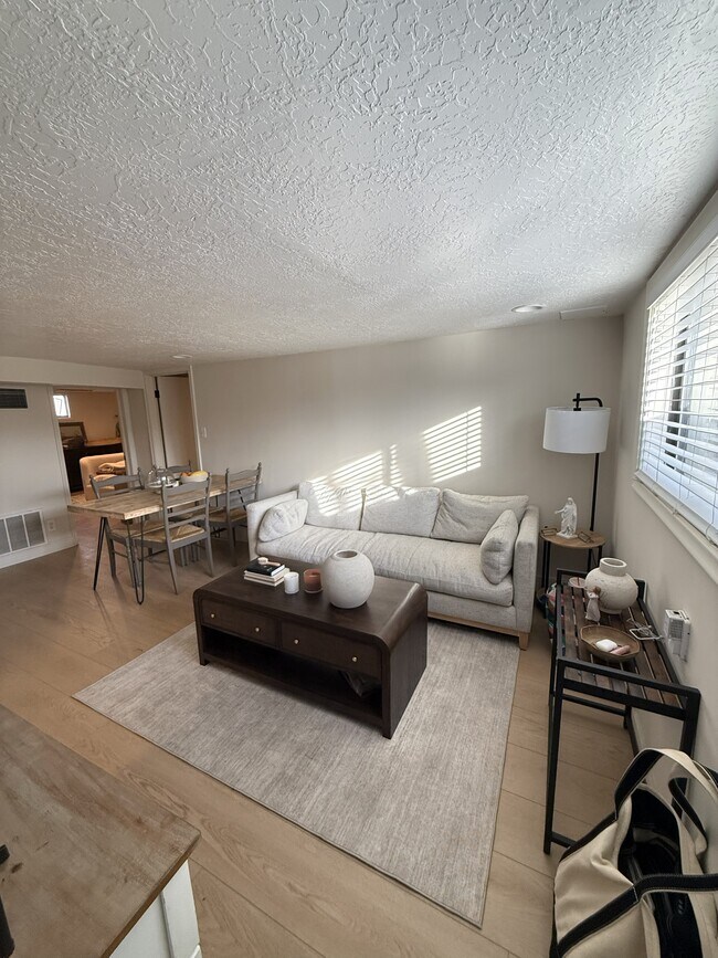 Sala de estar - 1819 E Parleys Canyon Blvd