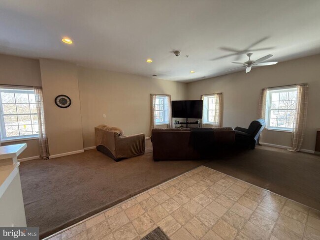 Foto del edificio - 2 S 3rd St