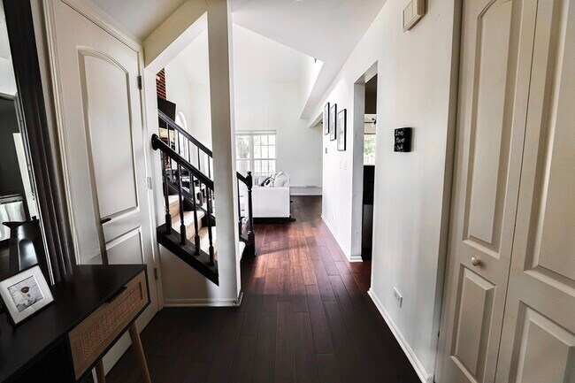 Building Photo - 1049 Talbots Ln