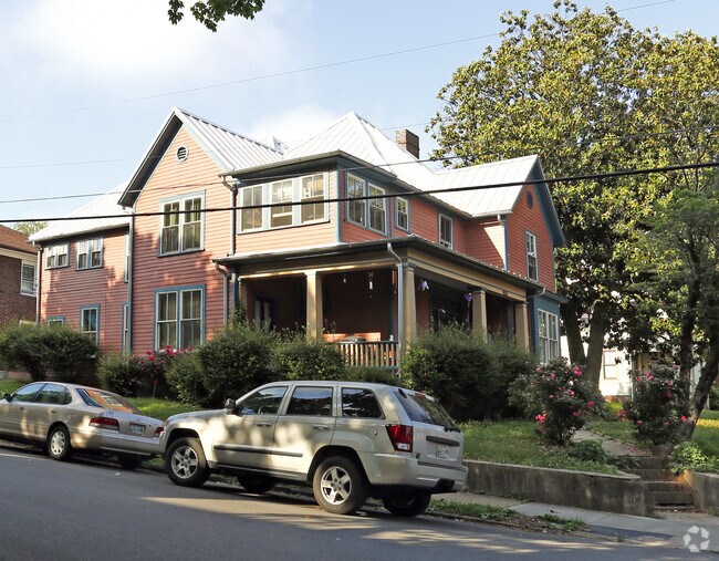 Building Photo - 1502 Highland Ave