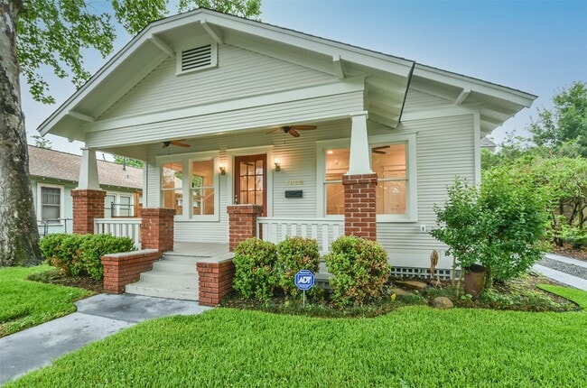 Foto del edificio - 4022 Oakridge St