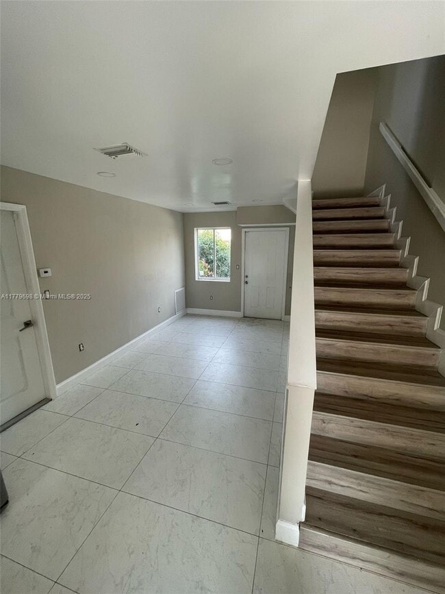Foto del edificio - 817 NW 3rd Ave